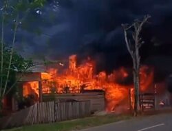 Api Hanguskan Rumah Milik Seorang Warga di Muna Barat 