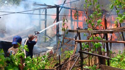 Si Jago Merah Lahap Rumah Milik Warga di Muna