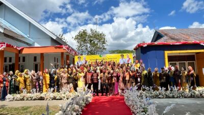 Dekranasda Muna Barat Perkenalkan Tenunan Lewat Fashion Show