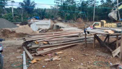 Proyek Jembatan Tolimbo Diduga Langgar Hukum Terkait Material