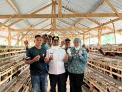 Ketua TP PKK Muna Barat Harapkan Peternak Jadi Mandiri