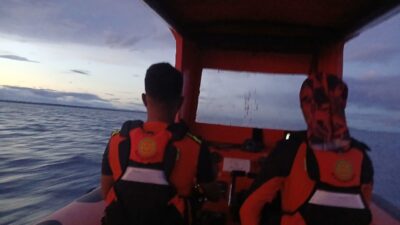 Kecelakaan Kapal, Tim Rescue SAR Muna Lakukan Pencarian Terhadap 2 Korban Hilang