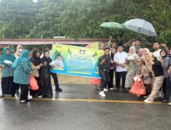 Pemda bersama TP PKK Muna Barat Berbagai Takjil, Pererat Silahturahmi di Bulan Ramadhan