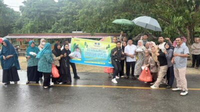 Pemda bersama TP PKK Muna Barat Berbagai Takjil, Pererat Silahturahmi di Bulan Ramadhan