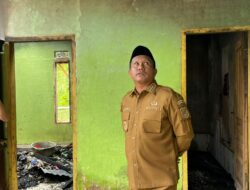 Kebakaran di Muna Barat, Bupati La Ode Darwin Beri Bantuan dan Janji Perbaiki Rumah