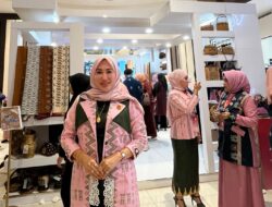 Bawa Benteng Tiworo ke Makassar, Ketua Dekranasda Muna Barat Jadikan Tenunan Sebagai Duta Budaya