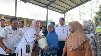 Ketua TP PKK Muna Barat Harapkan Bantuan Pangan Tersalurkan Tepat Sasaran