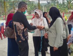 Marak ISPA di Musim Kemarau, Puskesmas Lawa Bagikan Masker ke Warga